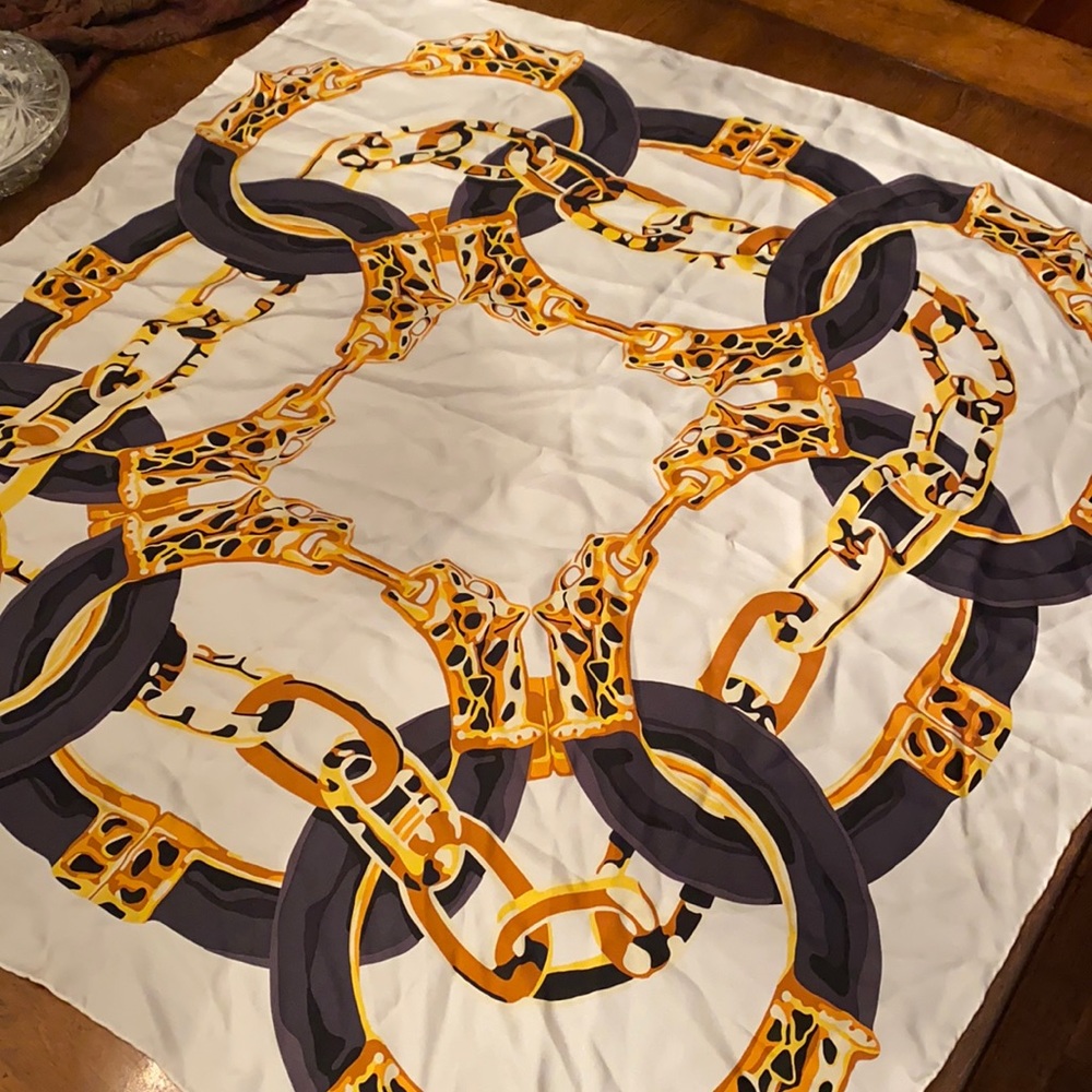 Kenneth Jay  lane silk scarf!!❤️👏